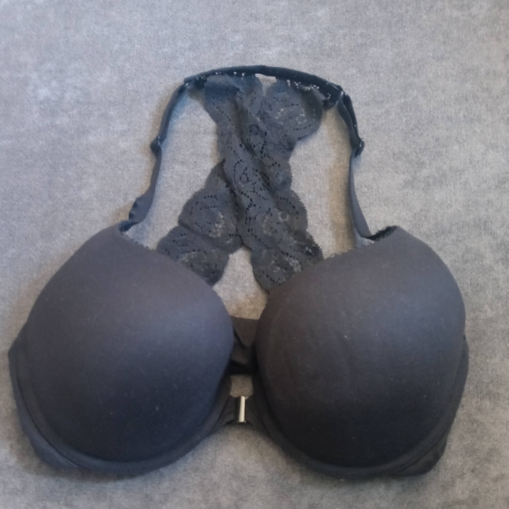Victoria secret bra.